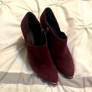 Audrey Brooke Felice Burgundy Wedges With Silver Embellishments Size 8.5